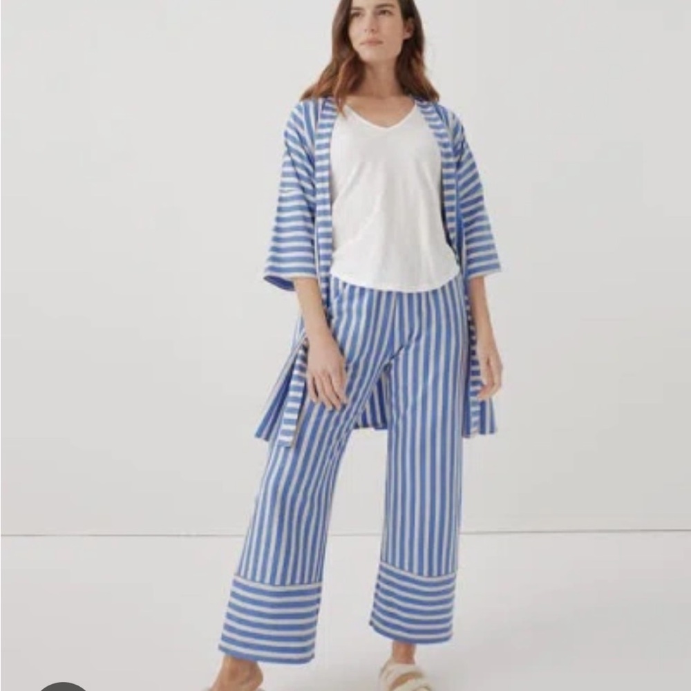Pact Women’s Organic Cotton Staycation Short Robe size M/L